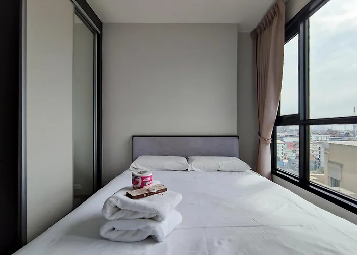 Pattaya Beach Sea View Rooftop Pool Resort